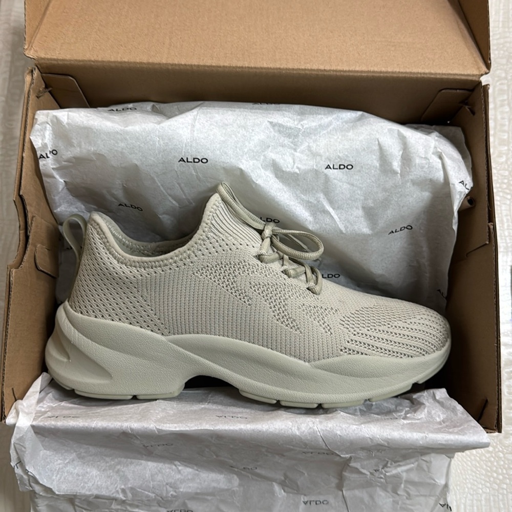 Aldo sneakers beige size 8 New with tags
